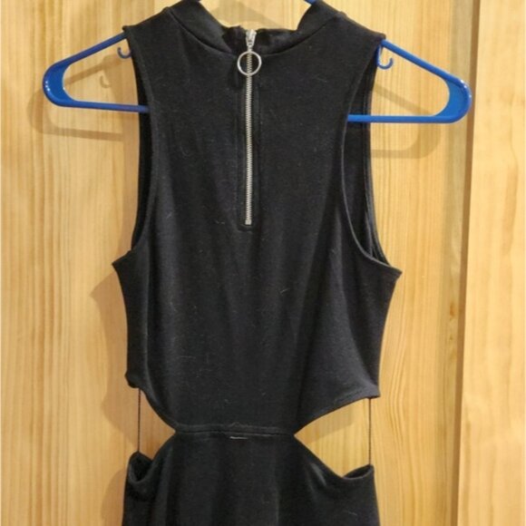 H&M DIVIDED- Cut-out Dress (Black) - Picture 6 of 10